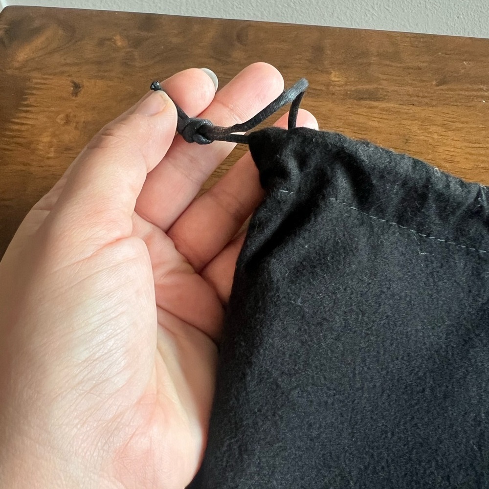 Giorgio Armani Designer Dust Bag with Drawstring Closure – 27x23” XL Black - Picture 4 of 6